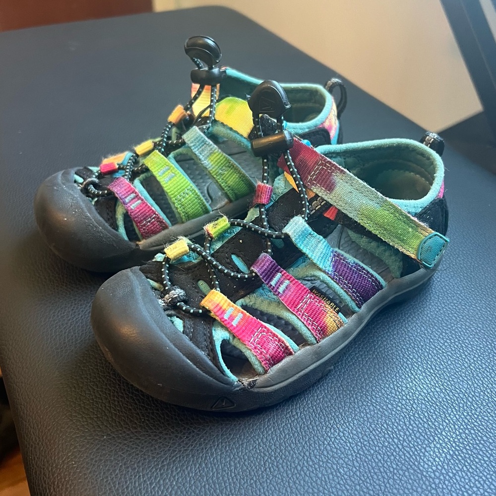 Keen Kids 11 Outdoor waterproof Sandals rainbow-tie die